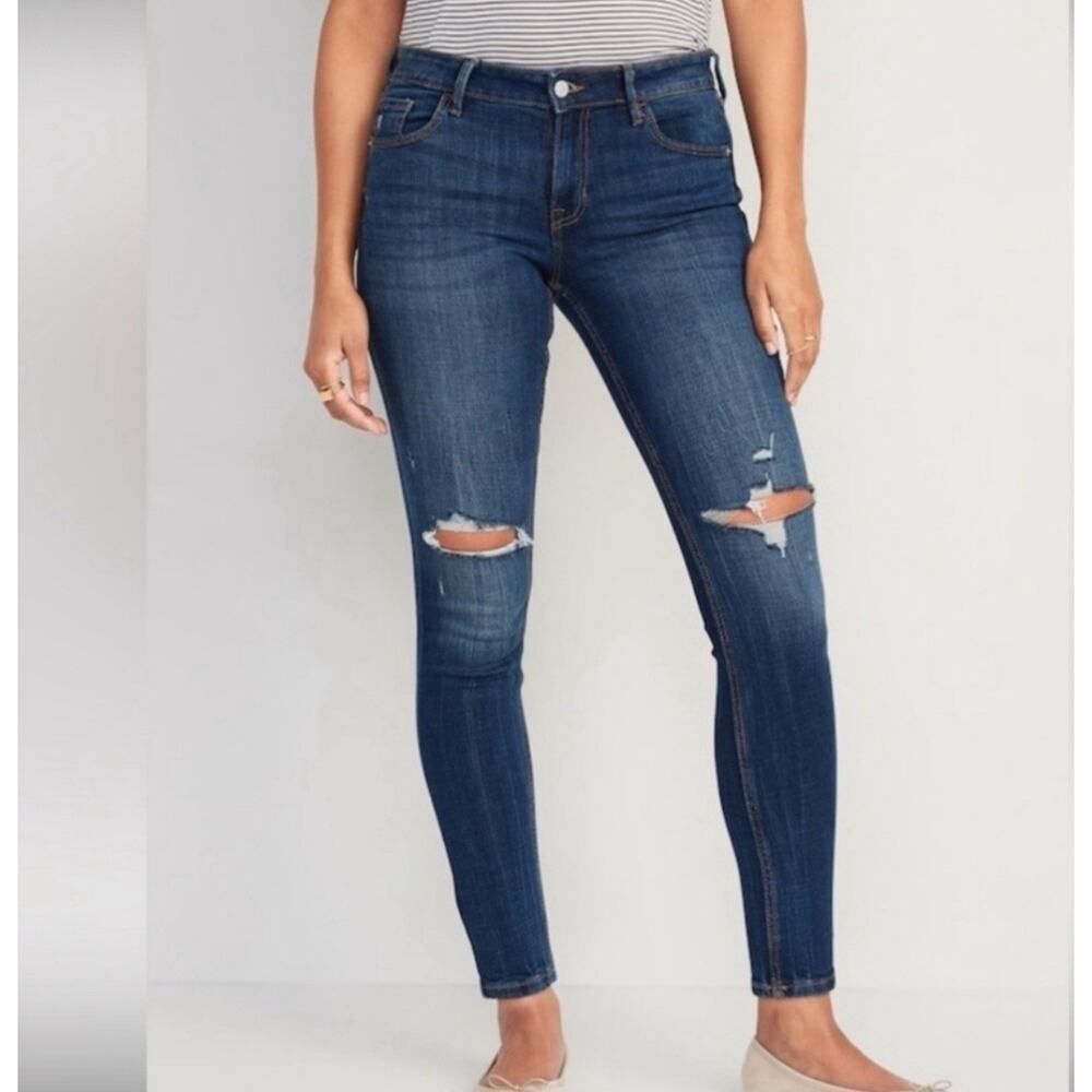 Old Navy Rockstar Super Skinny High Rise With Distressed Size 10